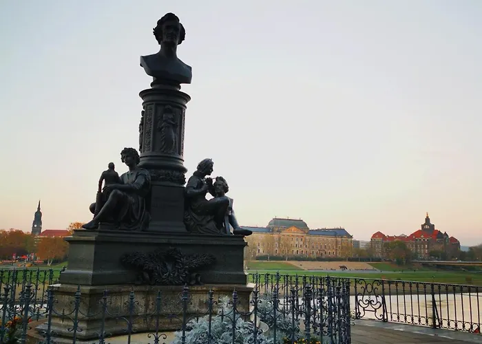 Appartement Bambus, Jungle, Dachterrasse & Bequem Bis Zentrum Radebeul